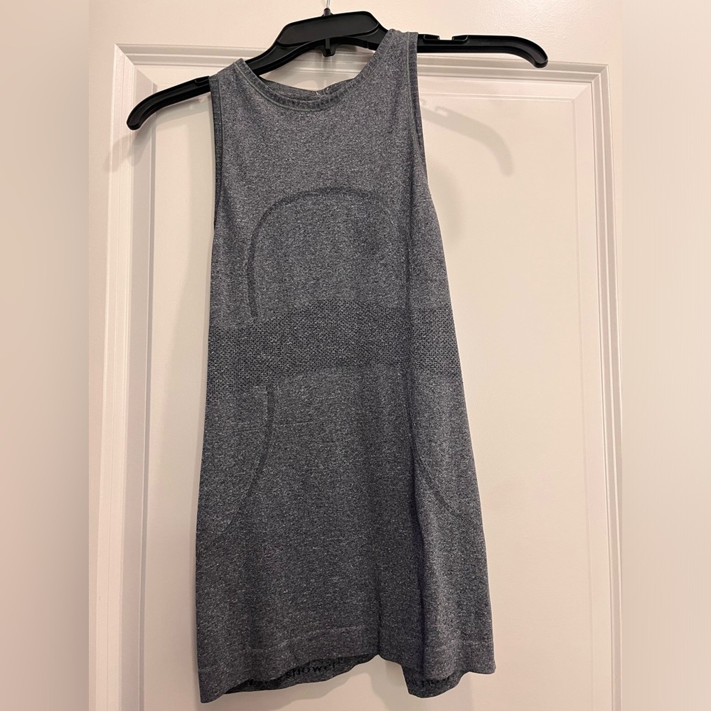 Lululemon tank top size M